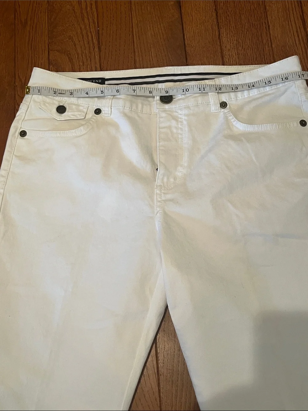 Land’s End white denim cotton Bermuda shorts/capris MP